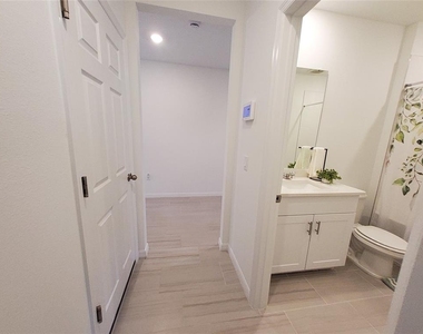 3166 Viceroy Court - Photo Thumbnail 18