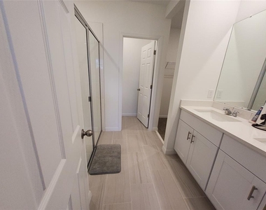 3166 Viceroy Court - Photo Thumbnail 5
