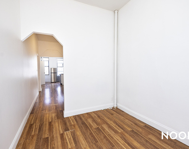 293 Wyckoff Ave - Photo Thumbnail 2