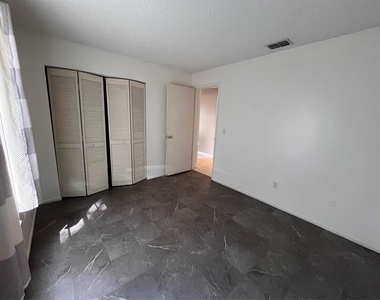 214 Bluefield Avenue - Photo Thumbnail 8