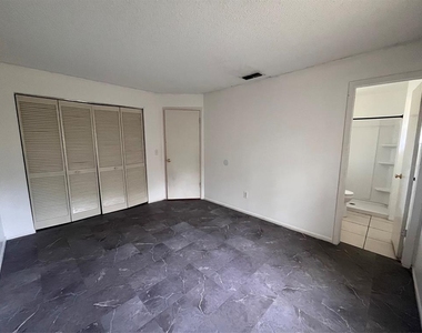 214 Bluefield Avenue - Photo Thumbnail 7