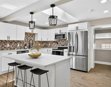 3620 E Tampa Circle - Photo Thumbnail 5