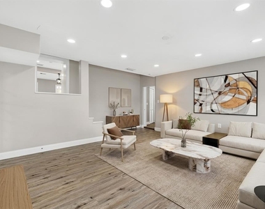 3620 E Tampa Circle - Photo Thumbnail 3