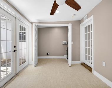 3620 E Tampa Circle - Photo Thumbnail 18