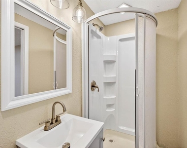 3620 E Tampa Circle - Photo Thumbnail 32