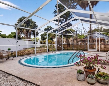 3620 E Tampa Circle - Photo Thumbnail 24