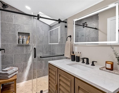 3620 E Tampa Circle - Photo Thumbnail 11