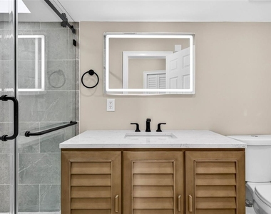 3620 E Tampa Circle - Photo Thumbnail 12