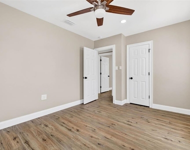 3620 E Tampa Circle - Photo Thumbnail 15
