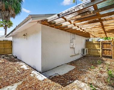 3620 E Tampa Circle - Photo Thumbnail 34