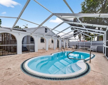 3620 E Tampa Circle - Photo Thumbnail 25