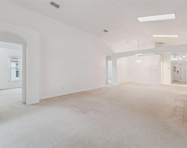 1346 Solana Circle - Photo Thumbnail 3