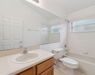 1346 Solana Circle - Photo Thumbnail 13