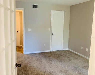 4572 Commander Drive - Photo Thumbnail 8