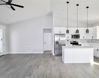 7335 Domenico Street - Photo Thumbnail 12