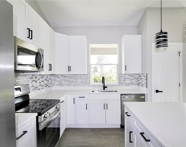 7335 Domenico Street - Photo Thumbnail 10