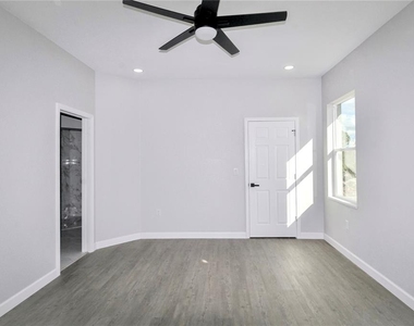 7335 Domenico Street - Photo Thumbnail 14