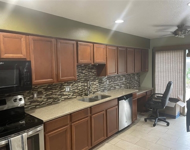 9828 Bubbling Brook Court - Photo Thumbnail 5