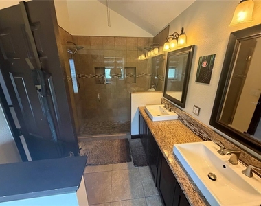 9828 Bubbling Brook Court - Photo Thumbnail 12