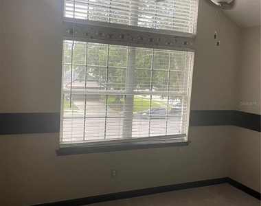 9828 Bubbling Brook Court - Photo Thumbnail 13