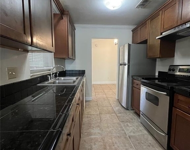 3222 Hammersmith Road - Photo Thumbnail 11