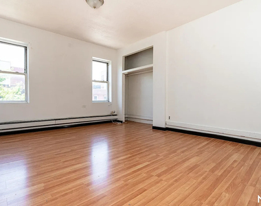191 Graham Ave - Photo Thumbnail 4