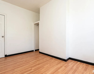 191 Graham Ave - Photo Thumbnail 17