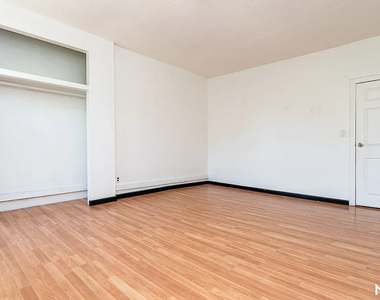 191 Graham Ave - Photo Thumbnail 18