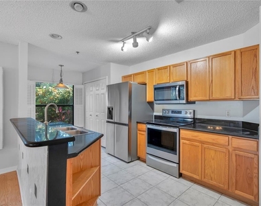 550 Via Del Oro Drive - Photo Thumbnail 10