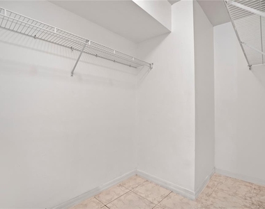 550 Via Del Oro Drive - Photo Thumbnail 17