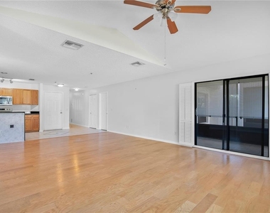 550 Via Del Oro Drive - Photo Thumbnail 8