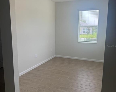 564 Pothos Street - Photo Thumbnail 1