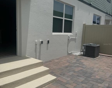 564 Pothos Street - Photo Thumbnail 5