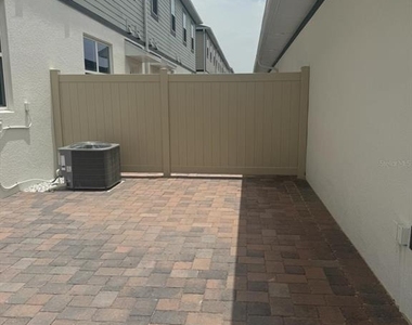 564 Pothos Street - Photo Thumbnail 2