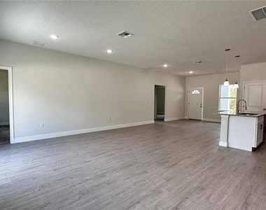 149 Maple Drive - Photo Thumbnail 2