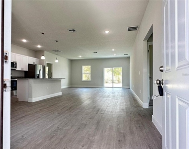 149 Maple Drive - Photo Thumbnail 4