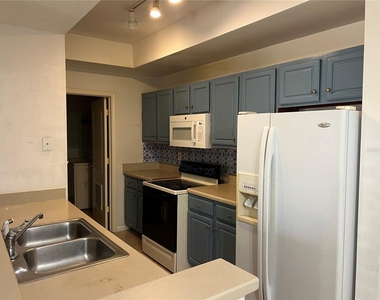12414 Baleria Cove - Photo Thumbnail 16