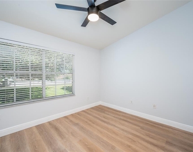 1150 Vineland Place - Photo Thumbnail 16