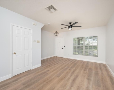 1150 Vineland Place - Photo Thumbnail 4