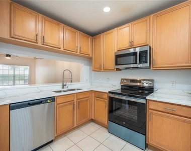 1150 Vineland Place - Photo Thumbnail 12