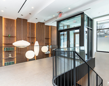 527 Grand Ave - Photo Thumbnail 3