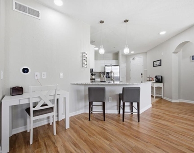 301 Terrace Ridge Circle - Photo Thumbnail 6