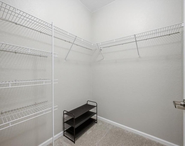 301 Terrace Ridge Circle - Photo Thumbnail 15