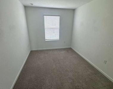 9080 Ocean Tide Way - Photo Thumbnail 17
