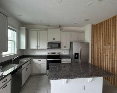 9080 Ocean Tide Way - Photo Thumbnail 8