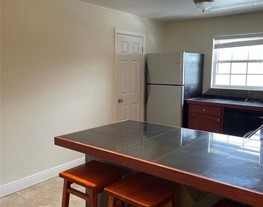 525 Conway Road - Photo Thumbnail 3