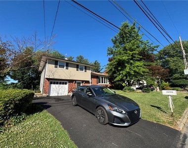 3200 Highland Drive - Photo Thumbnail 2