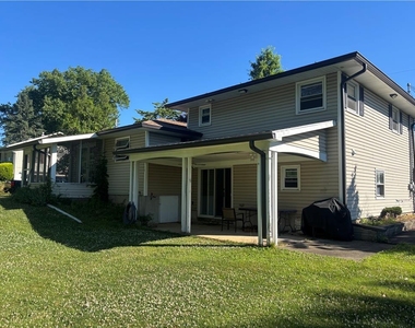 3200 Highland Drive - Photo Thumbnail 3