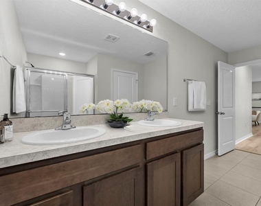 896 Nw 253rd Drive - Photo Thumbnail 8