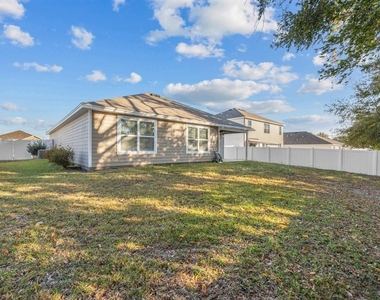 896 Nw 253rd Drive - Photo Thumbnail 16